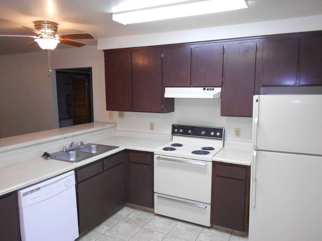 441 W 2nd Ave - Photo 5 of 12