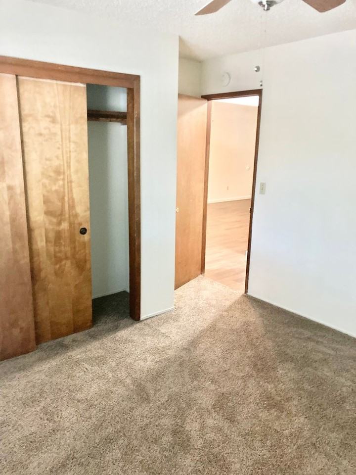 441 W 2nd Ave - Photo 7 of 12