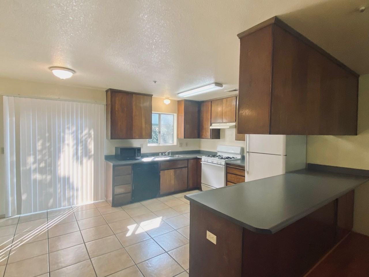 720 W 2nd Ave - Photo 3 of 50