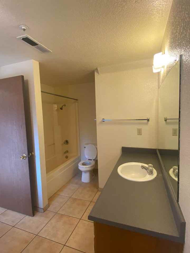 720 W 2nd Ave - Photo 6 of 50