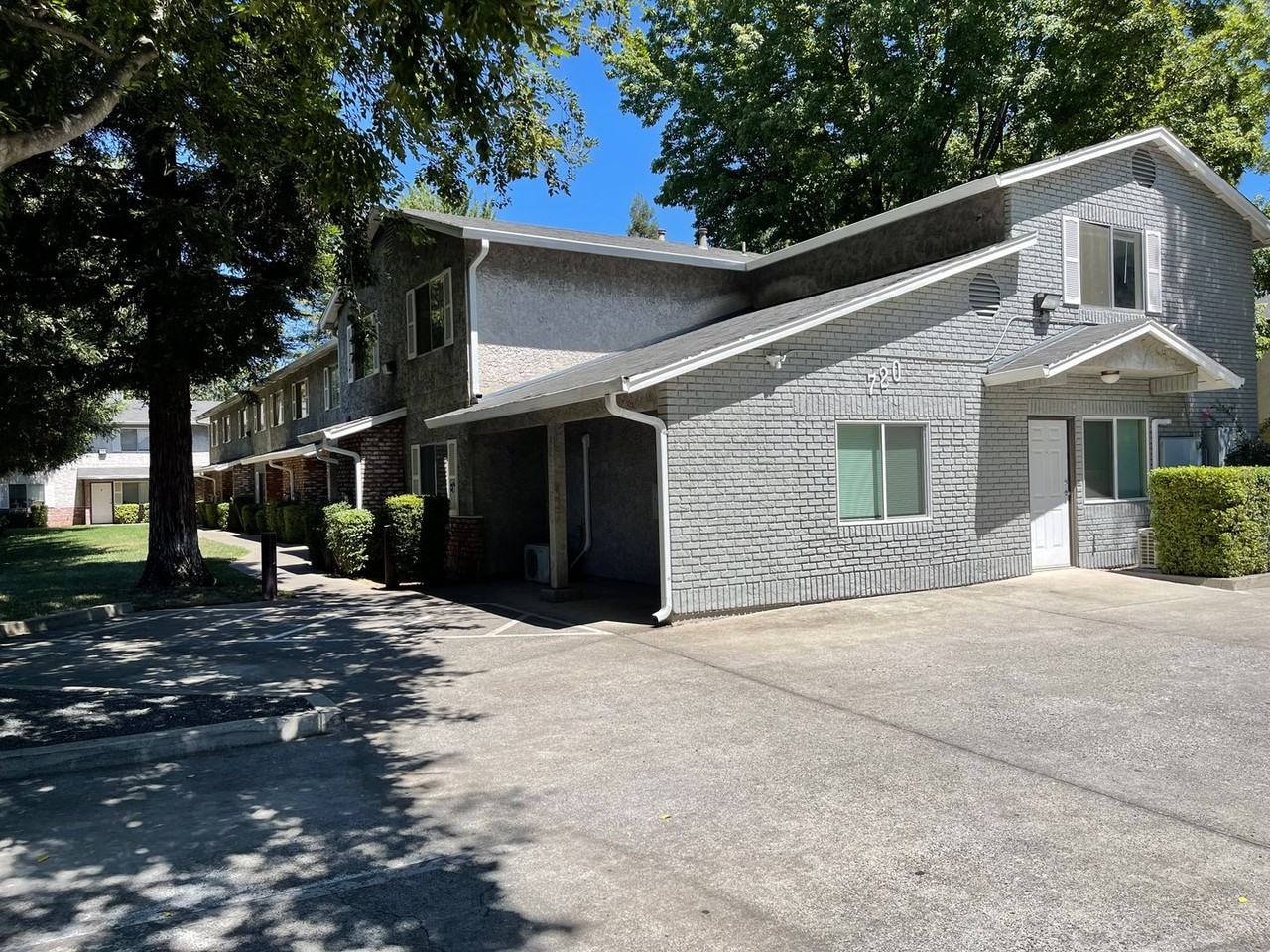 720 W 2nd Ave - Photo 3 of 13