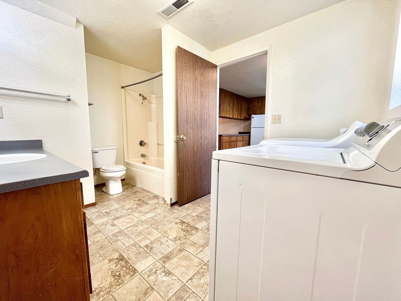 720 W 2nd Ave - Photo 6 of 13
