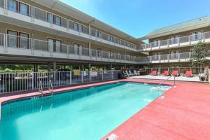 featured image of 1560 High Rd