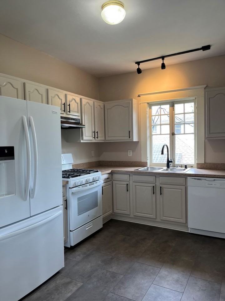 7915 S. Claiborne - Photo 2 of 9