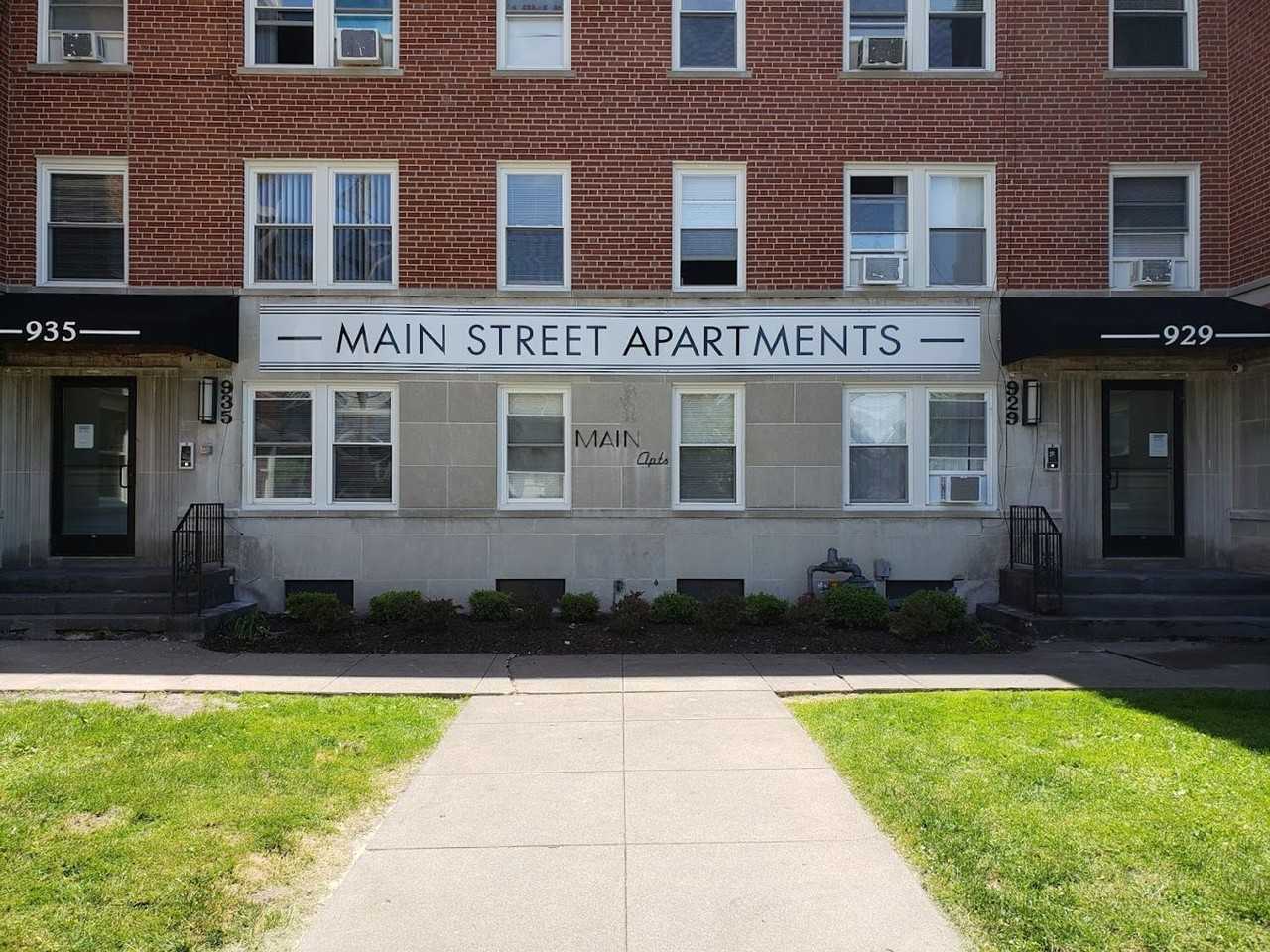 Mainstreet Apartments - Photo 4 of 32