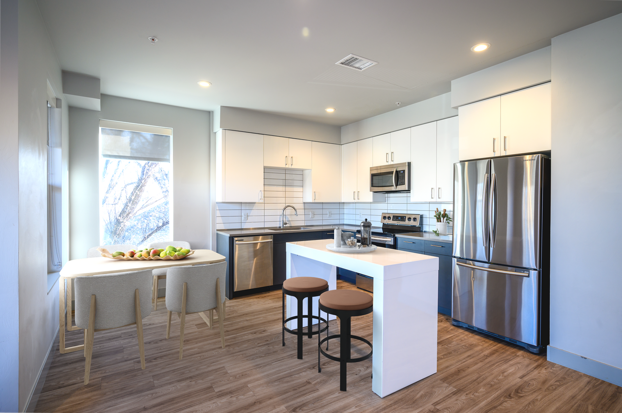 Black Olive - Photo 4 of 16