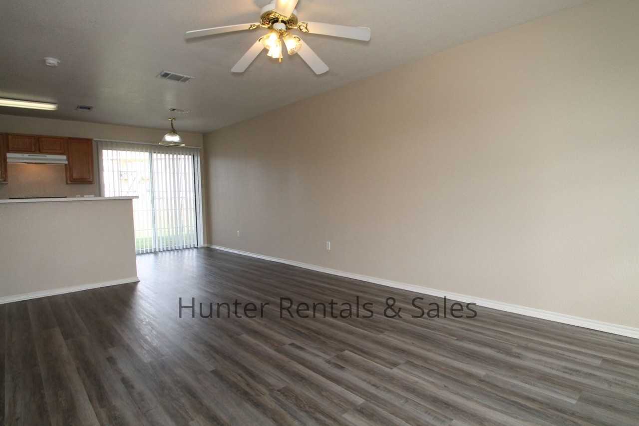 1710 Spring Rose Cir Apt B - Photo 2 of 17