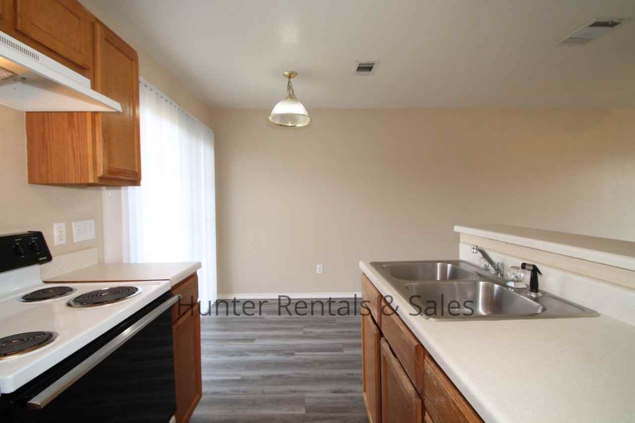 1710 Spring Rose Cir Apt B - Photo 6 of 17