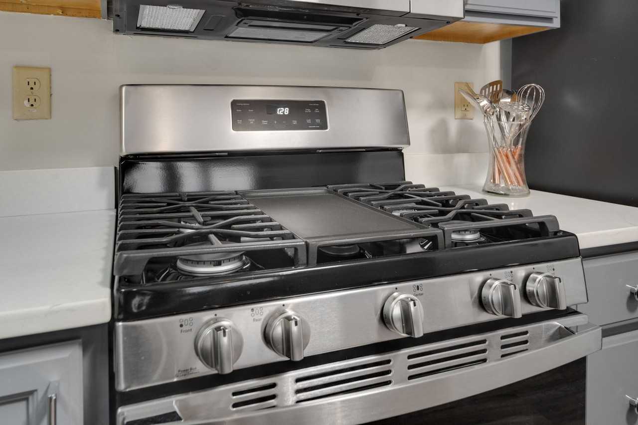 1005-1007 N Aurora St, LLC - Photo 5 of 31