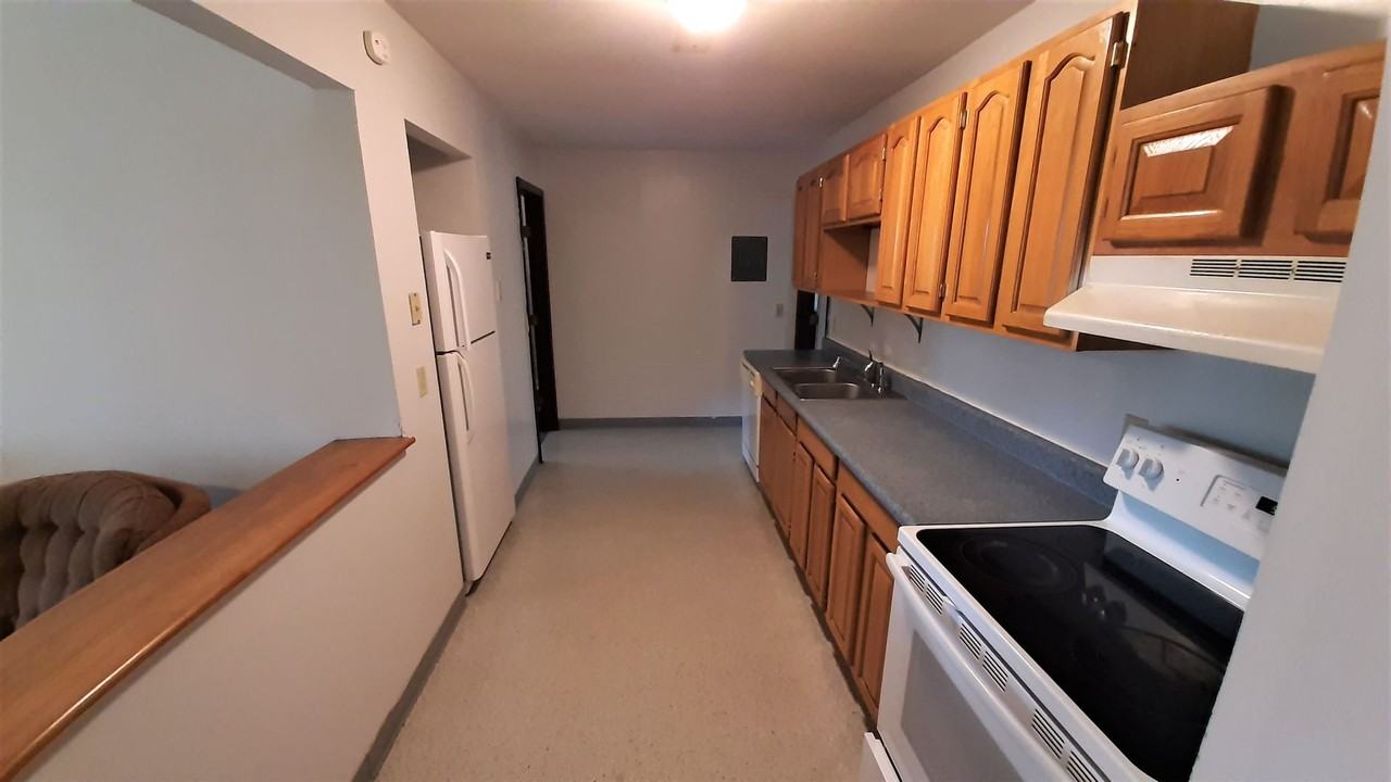 320 Hillview Place - Photo 3 of 8