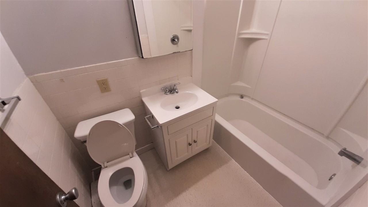 320 Hillview Place - Photo 4 of 8