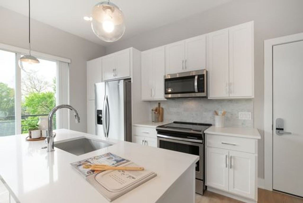 Washington Court - Photo 5 of 15