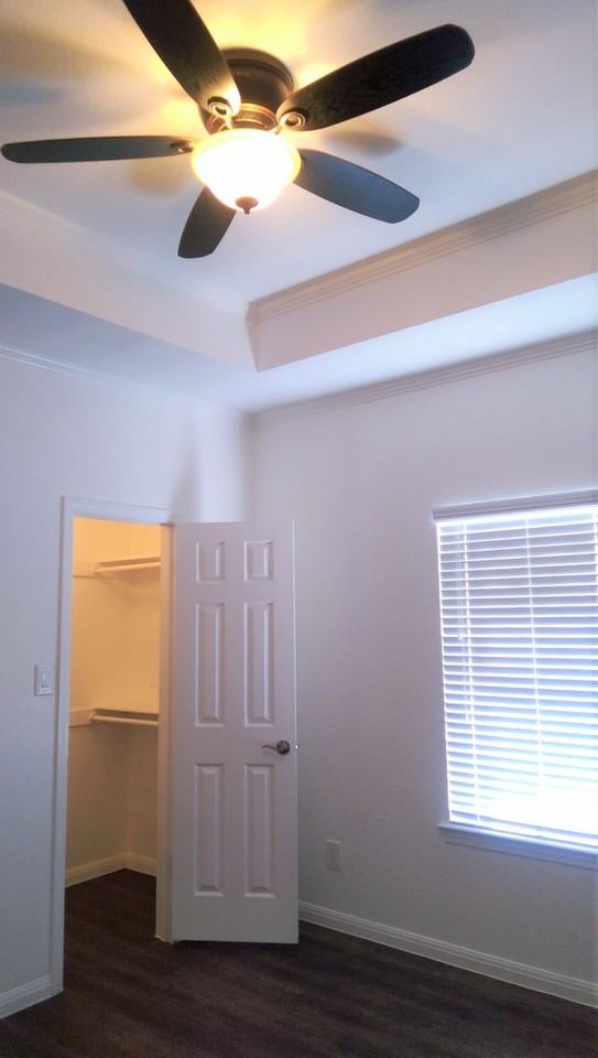 402 East 30th Street Apartments - Photo 3 of 7