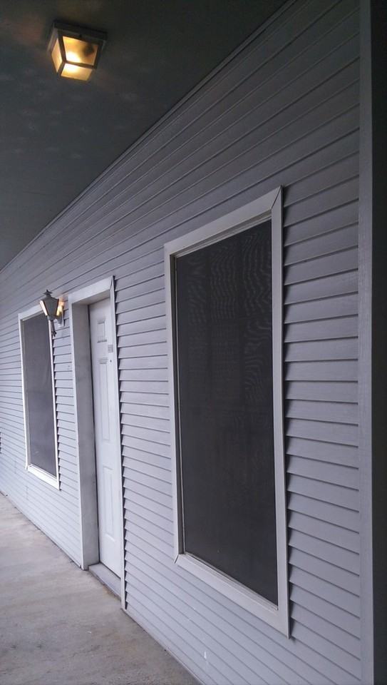 402 East 30th Street Apartments - Photo 7 of 7