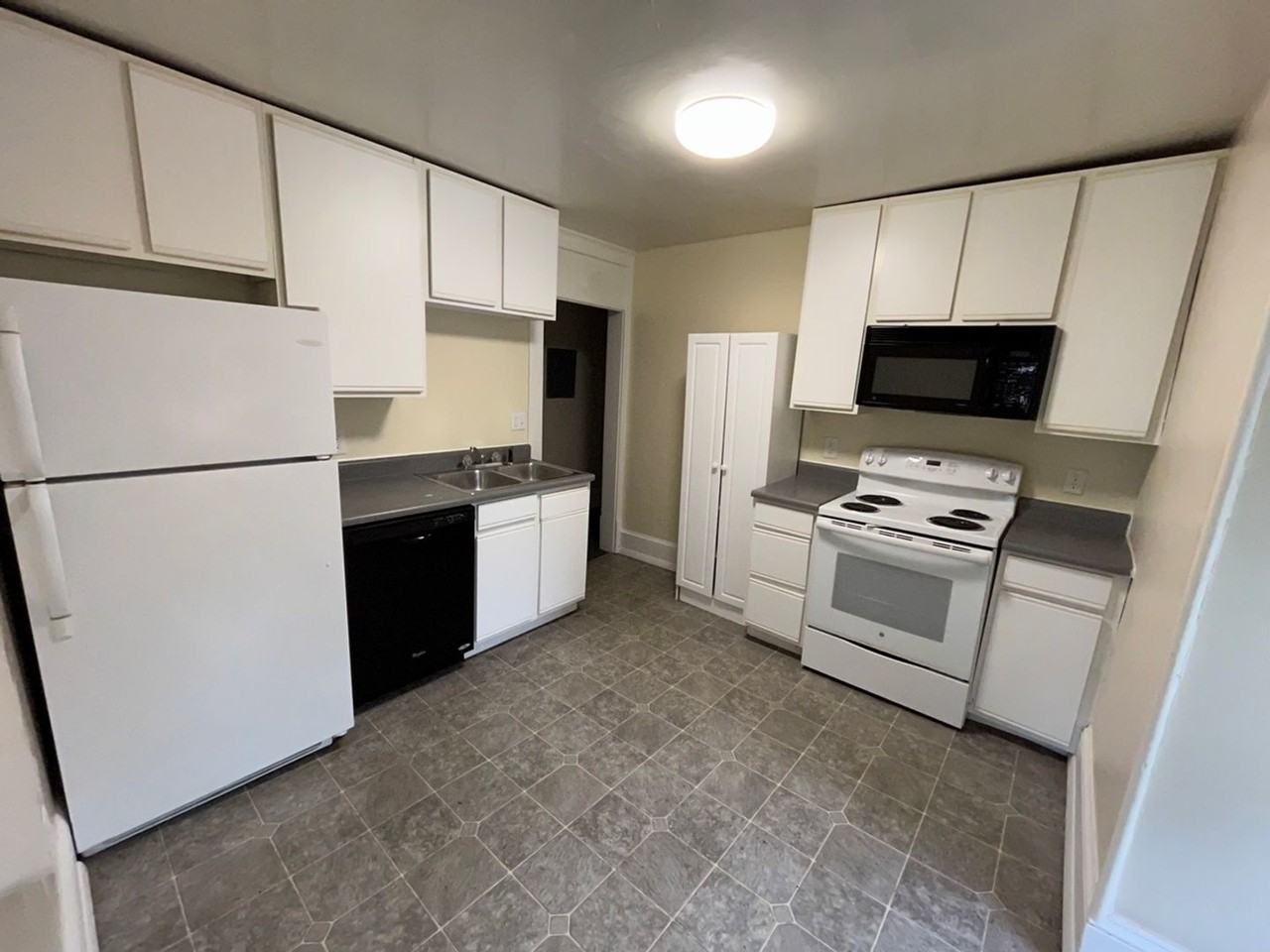 633 W. College Ave. - Photo 4 of 21