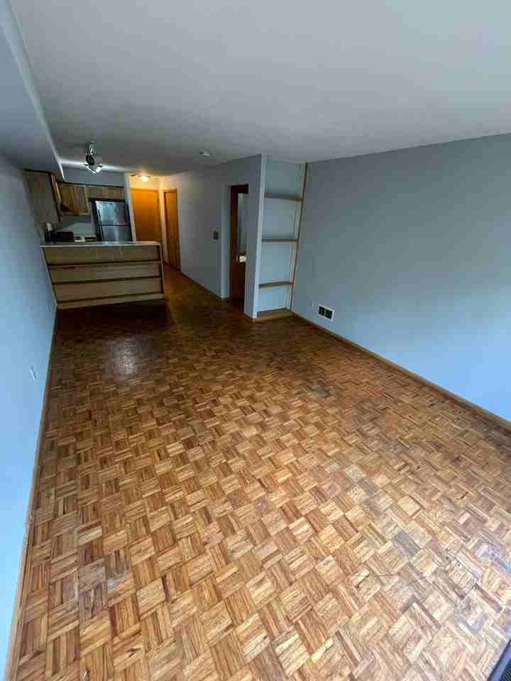 North Campus 2 bedroom 1 bath apartments - Photo 3 of 9