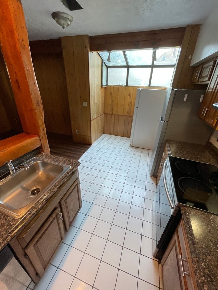 (22) 98-100 Woodruff Avenue - Photo 7 of 50