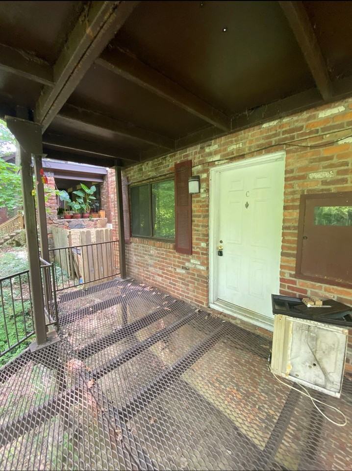 OSU Campus 1 & 2 bedroom 1 bath apartments - Photo 4 of 11