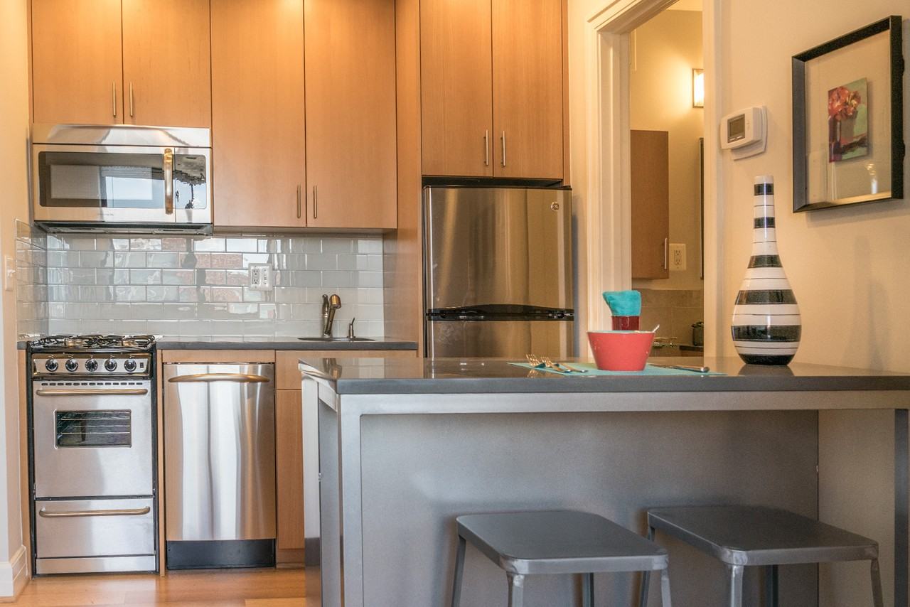 Sutton Plaza Apartments - Photo 2 of 23