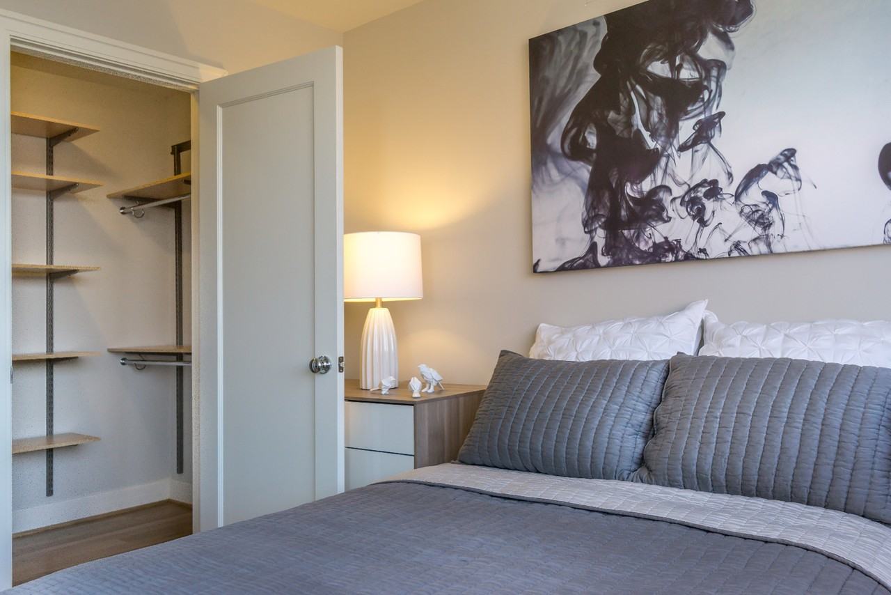 Sutton Plaza Apartments - Photo 4 of 23