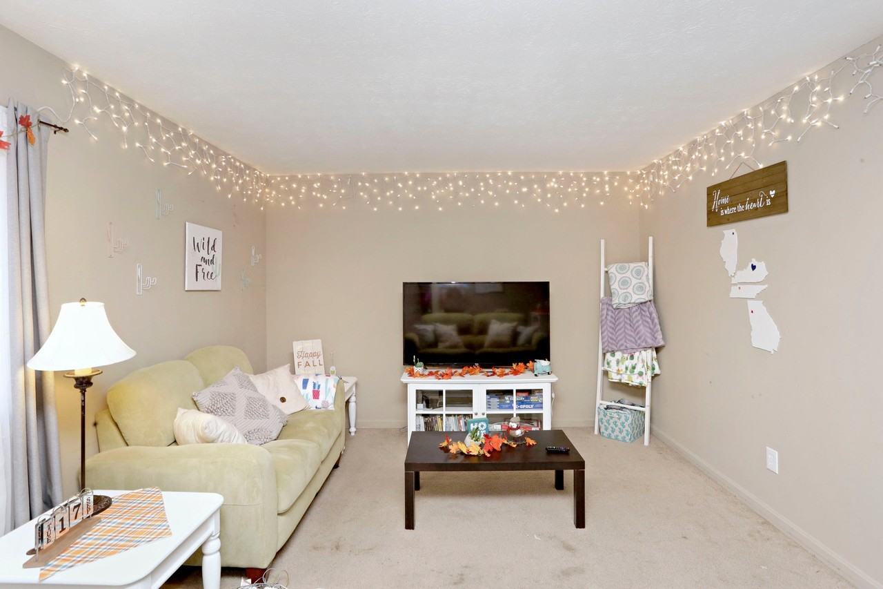 140 Gazette Avenue - Photo 2 of 37