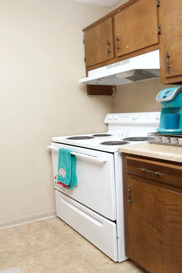 140 Gazette Avenue - Photo 5 of 37