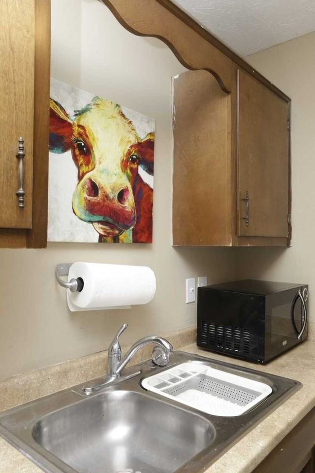 140 Gazette Avenue - Photo 6 of 37