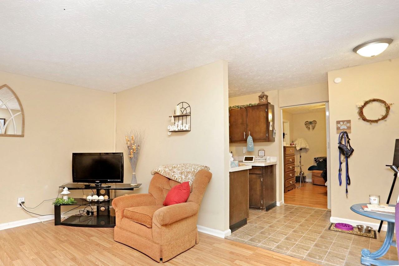 159 Gazette Avenue - Photo 4 of 23