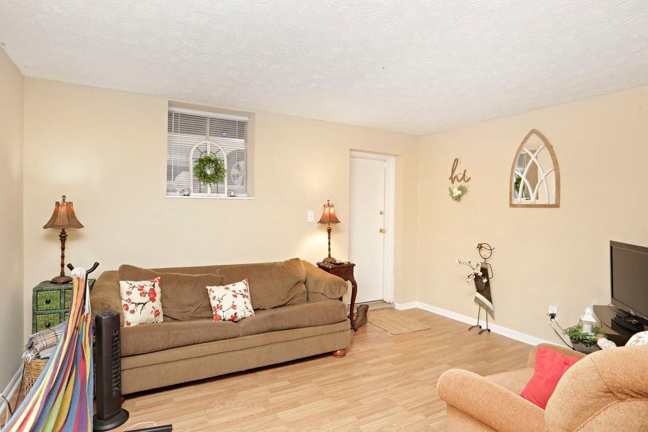 159 Gazette Avenue - Photo 6 of 23