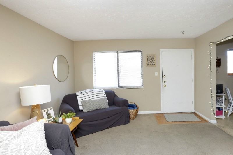 160 Gazette Avenue - Photo 3 of 20