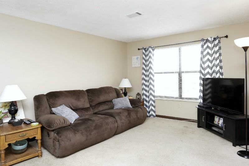 171 Gazette Avenue - Photo 4 of 25