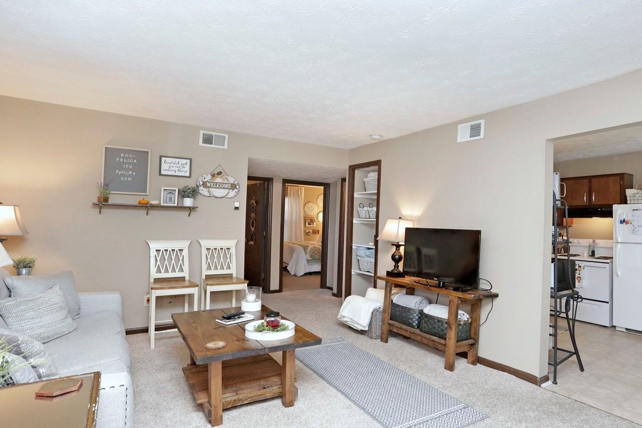 135 Transcript Avenue - Photo 2 of 21