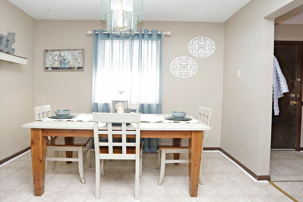 135 Transcript Avenue - Photo 4 of 21