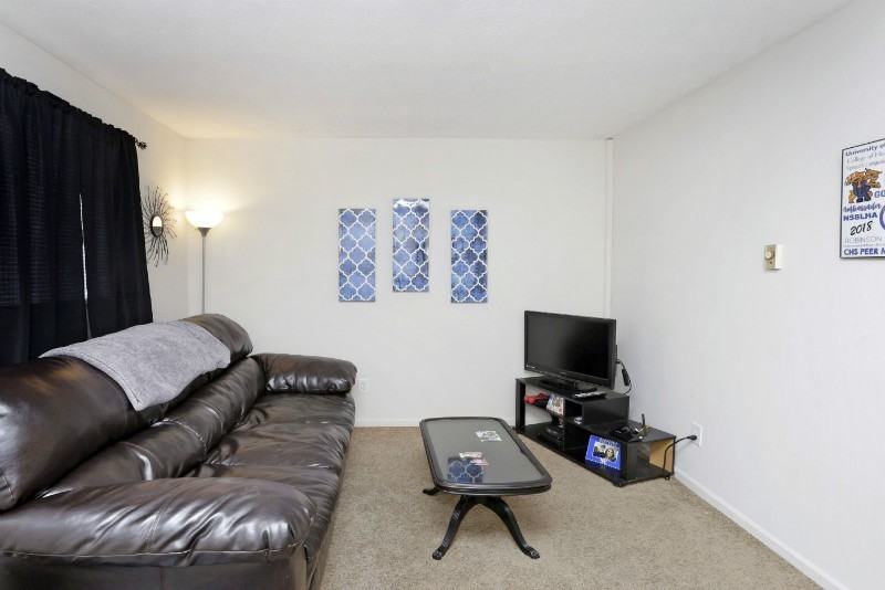 178 Leader Avenue - Photo 3 of 23