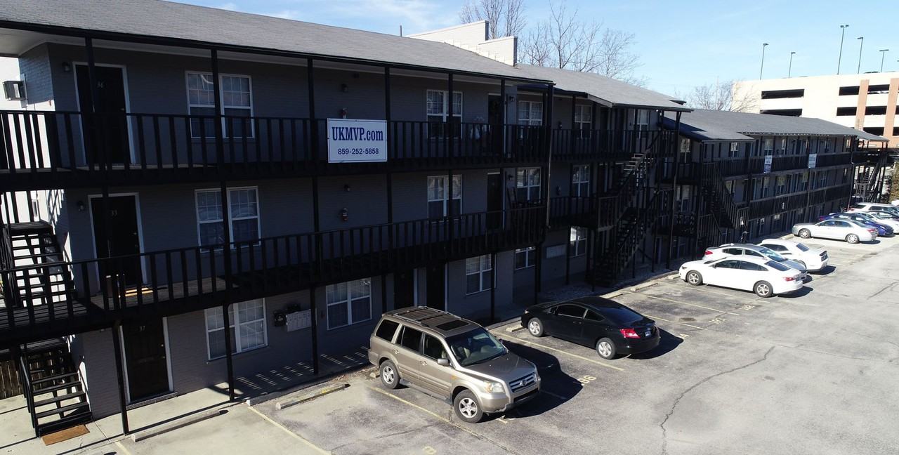 805 Press Avenue - Photo 4 of 50