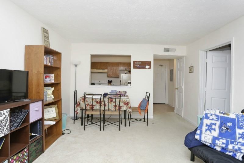 330 Rose Street - Photo 5 of 50