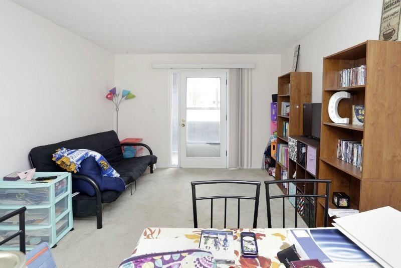 330 Rose Street - Photo 6 of 50