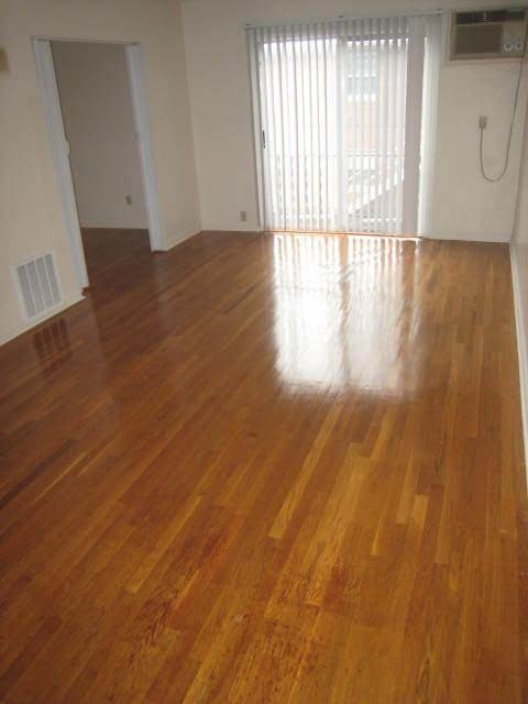 1356 Royalty Court - Photo 5 of 15