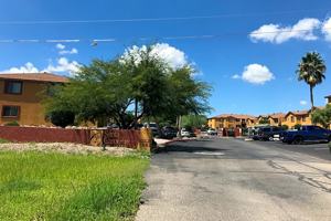 featured image of 1068 W Paul Bond Dr