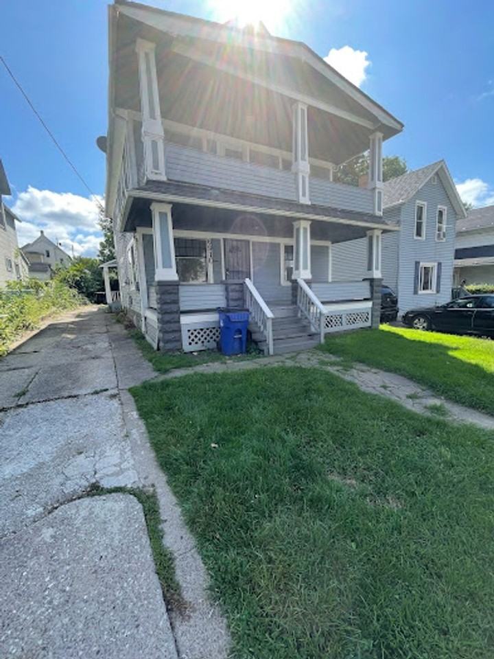 6910 Gertrude Ave - Photo 3 of 22