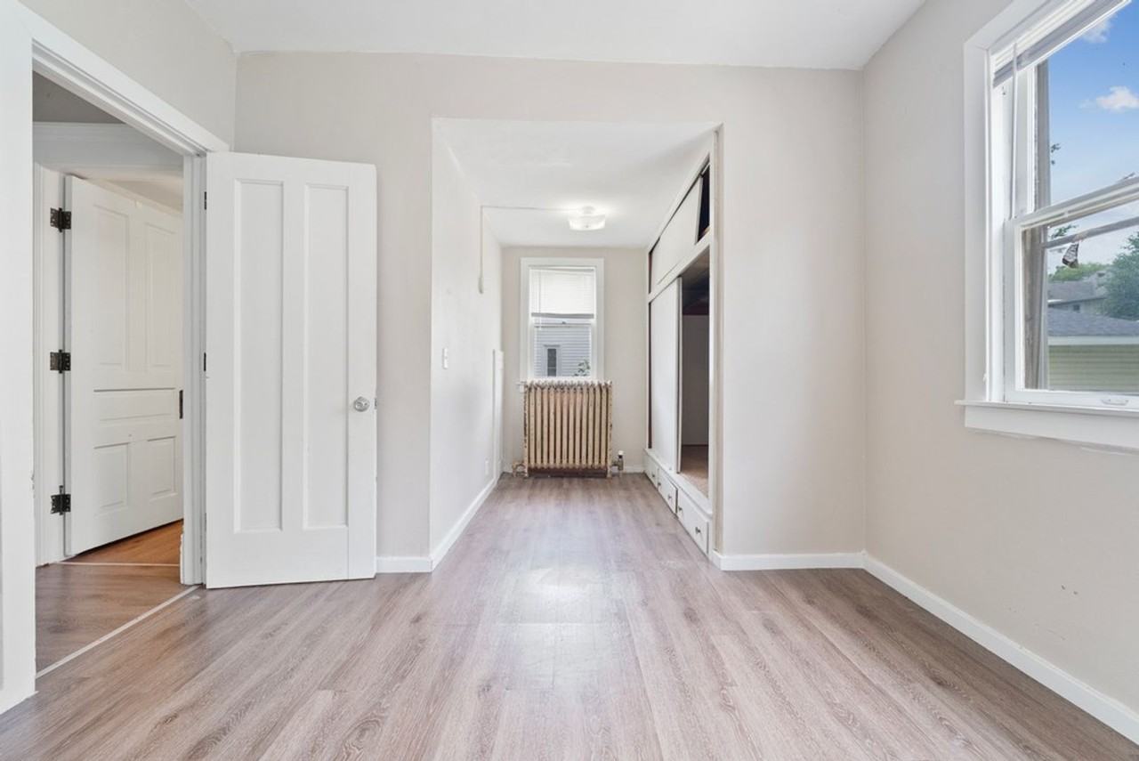 1103 Main St - Photo 5 of 22