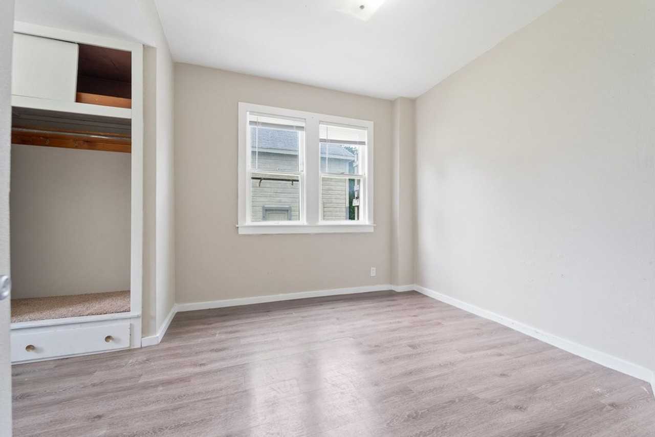 1103 Main St - Photo 6 of 22