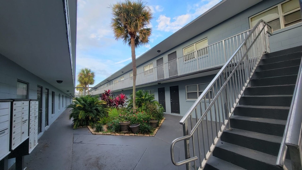 Rose Garden Apartments - Photo 2 of 11