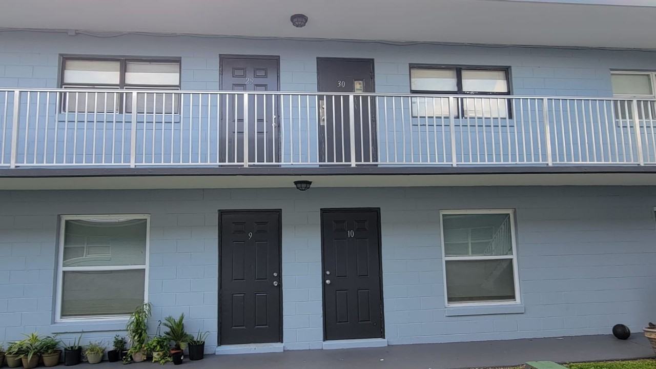 Rose Garden Apartments - Photo 5 of 11