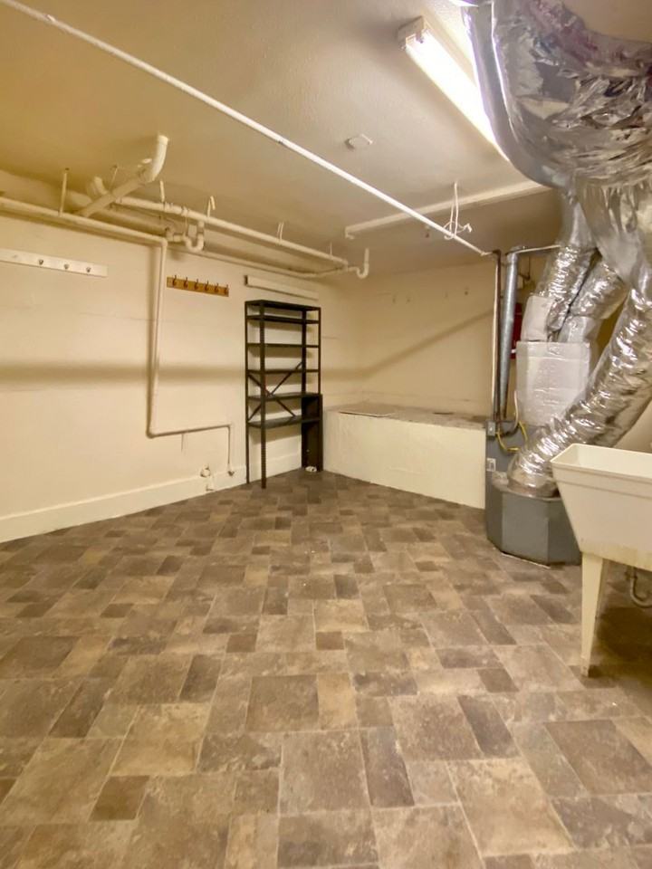 666 Jackson St - Photo 2 of 17