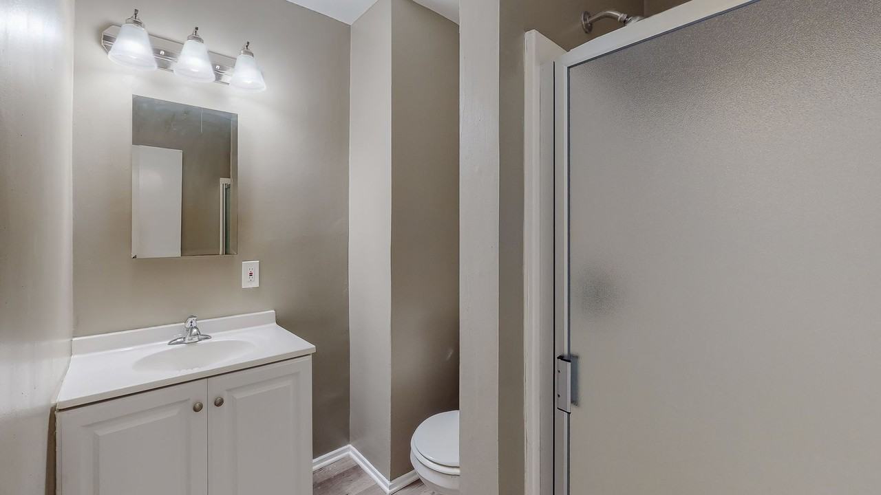 1818 N Kingsley Drive - Photo 5 of 38