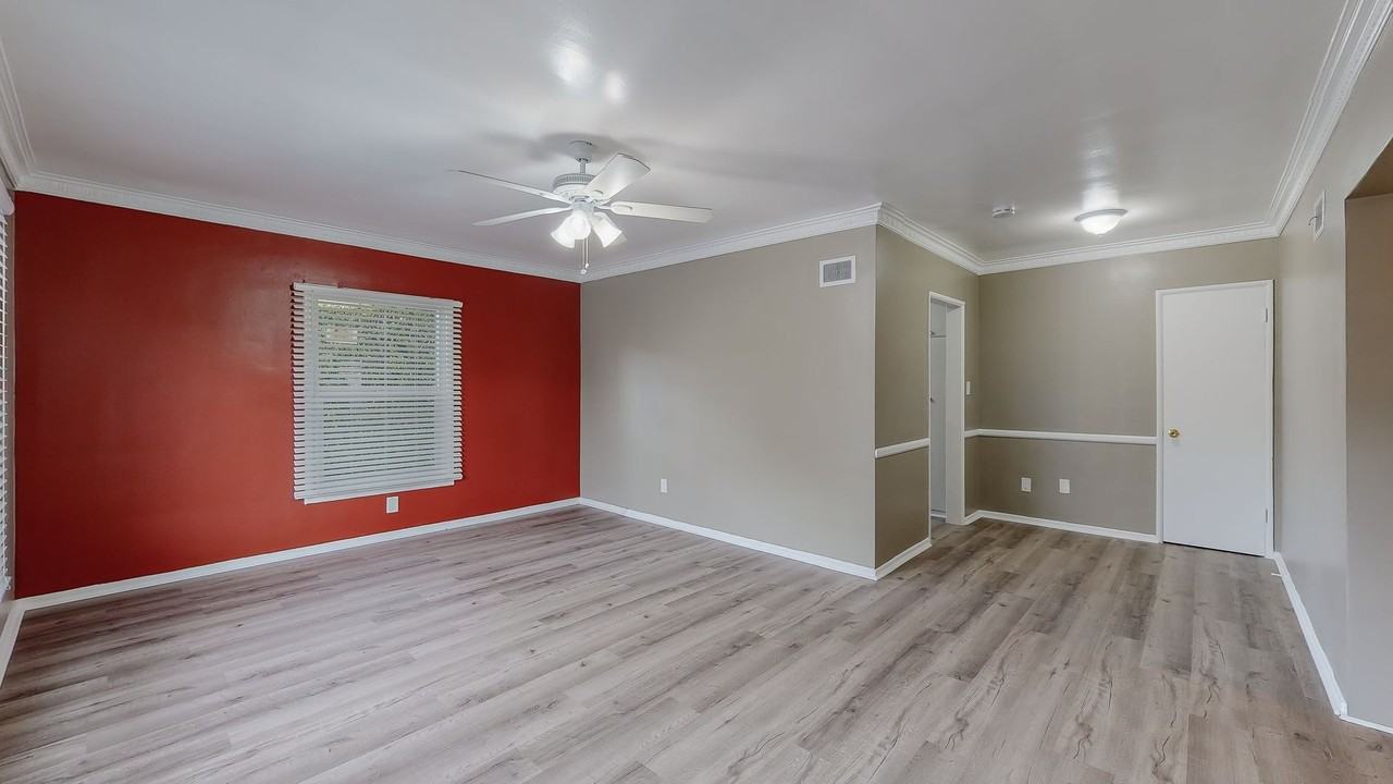 1818 N Kingsley Drive - Photo 6 of 38