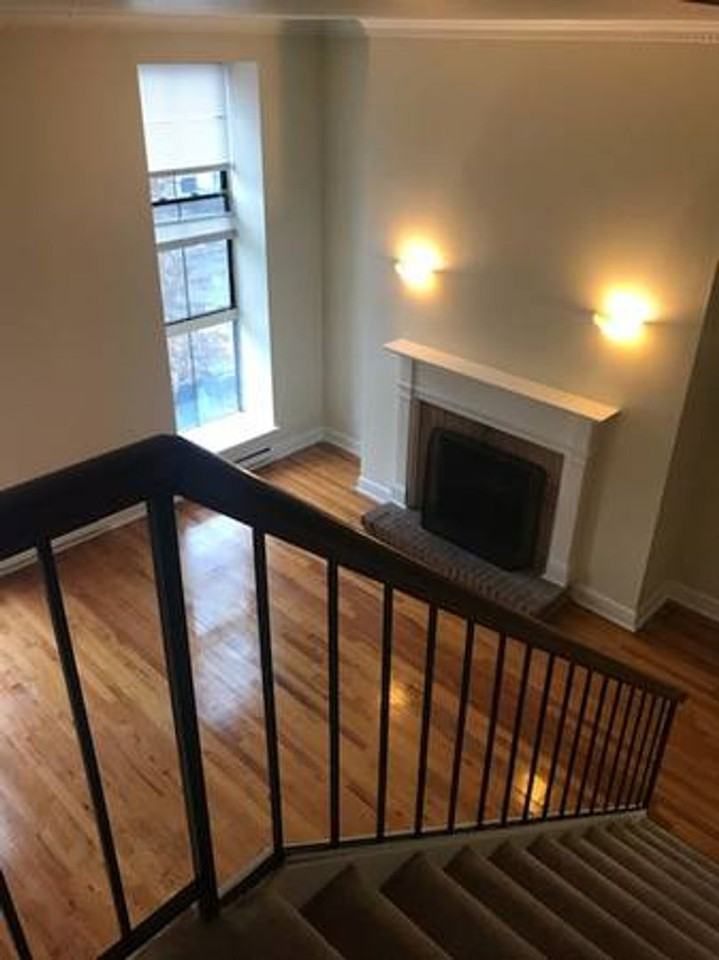 Beethoven Apartments - Photo 7 of 50