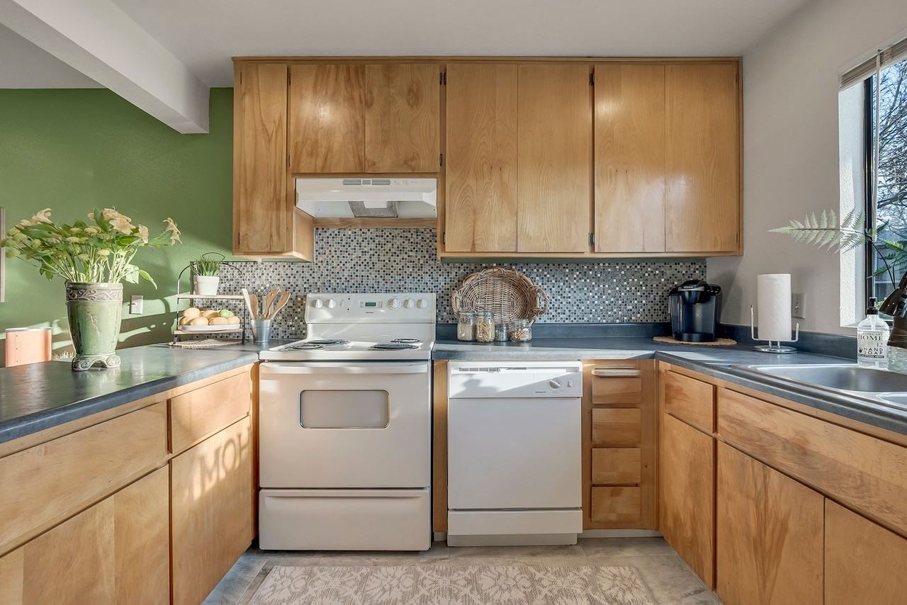 **Preleasing for Summer** Live Affordably, Live in Style at Nord Gardens - Photo 4 of 34