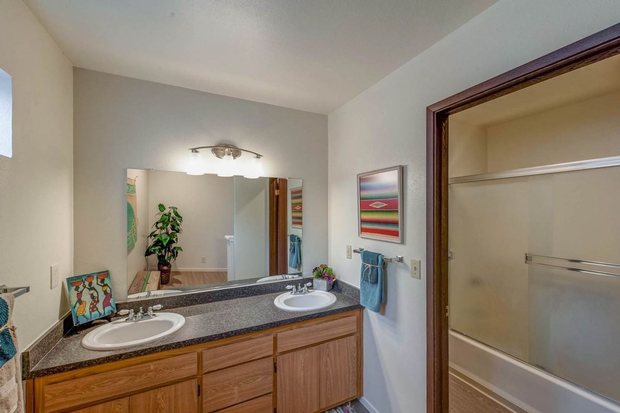 2nd Avenue Square - Photo 5 of 35